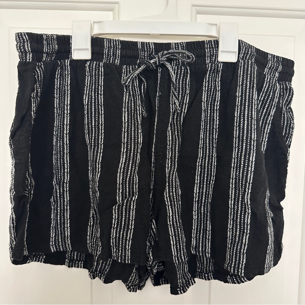 Universal Thread Linen Rayon Vertical Stripe Shorts Womens XL